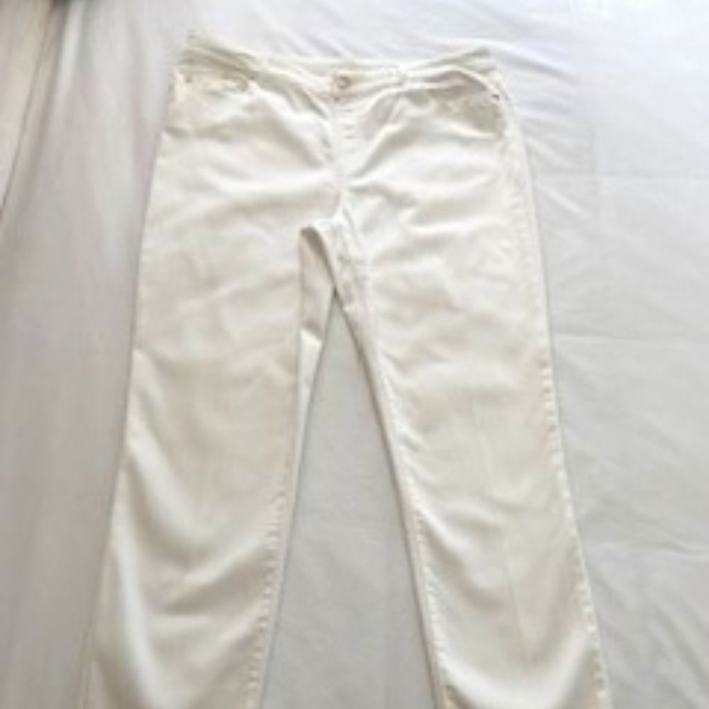 Chico's Platinum White Denim Jegging 2.5